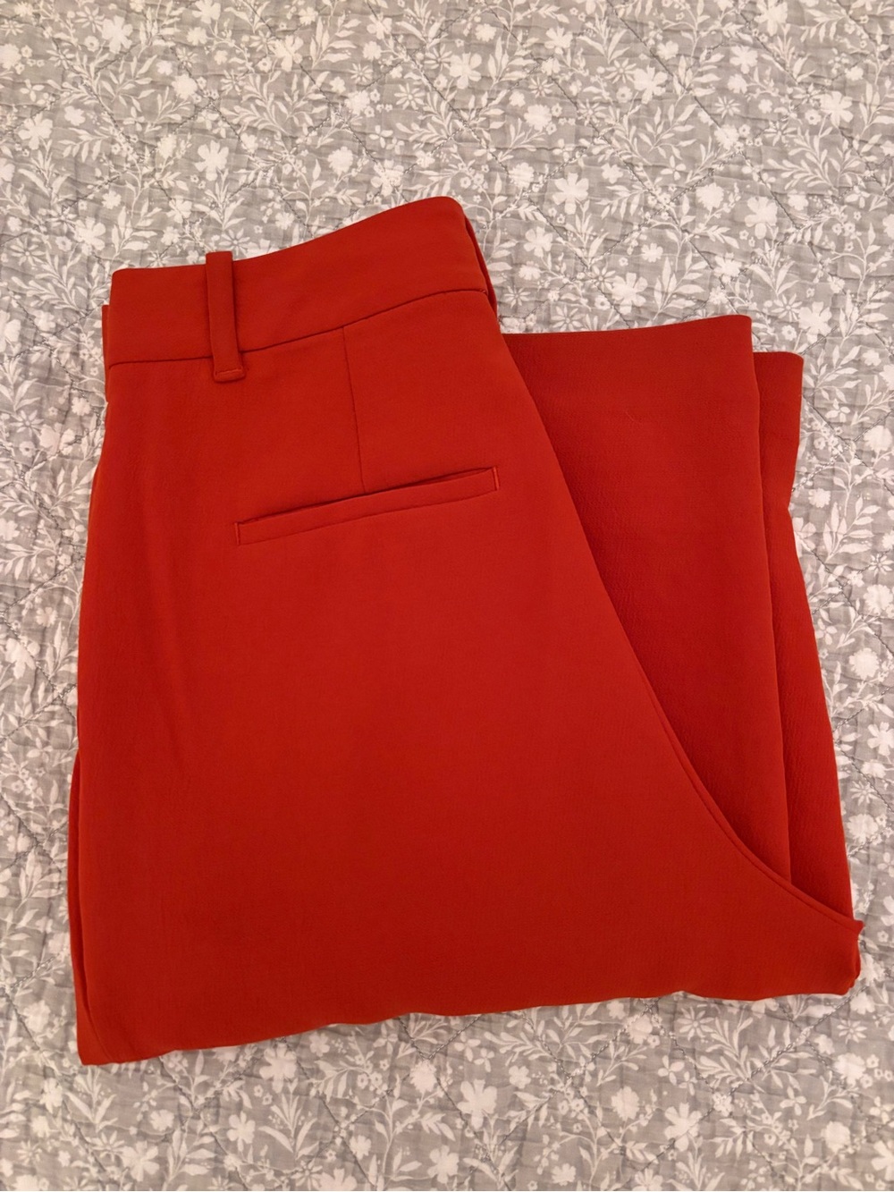 Aritzia the effortless pant revel Red size 4 long